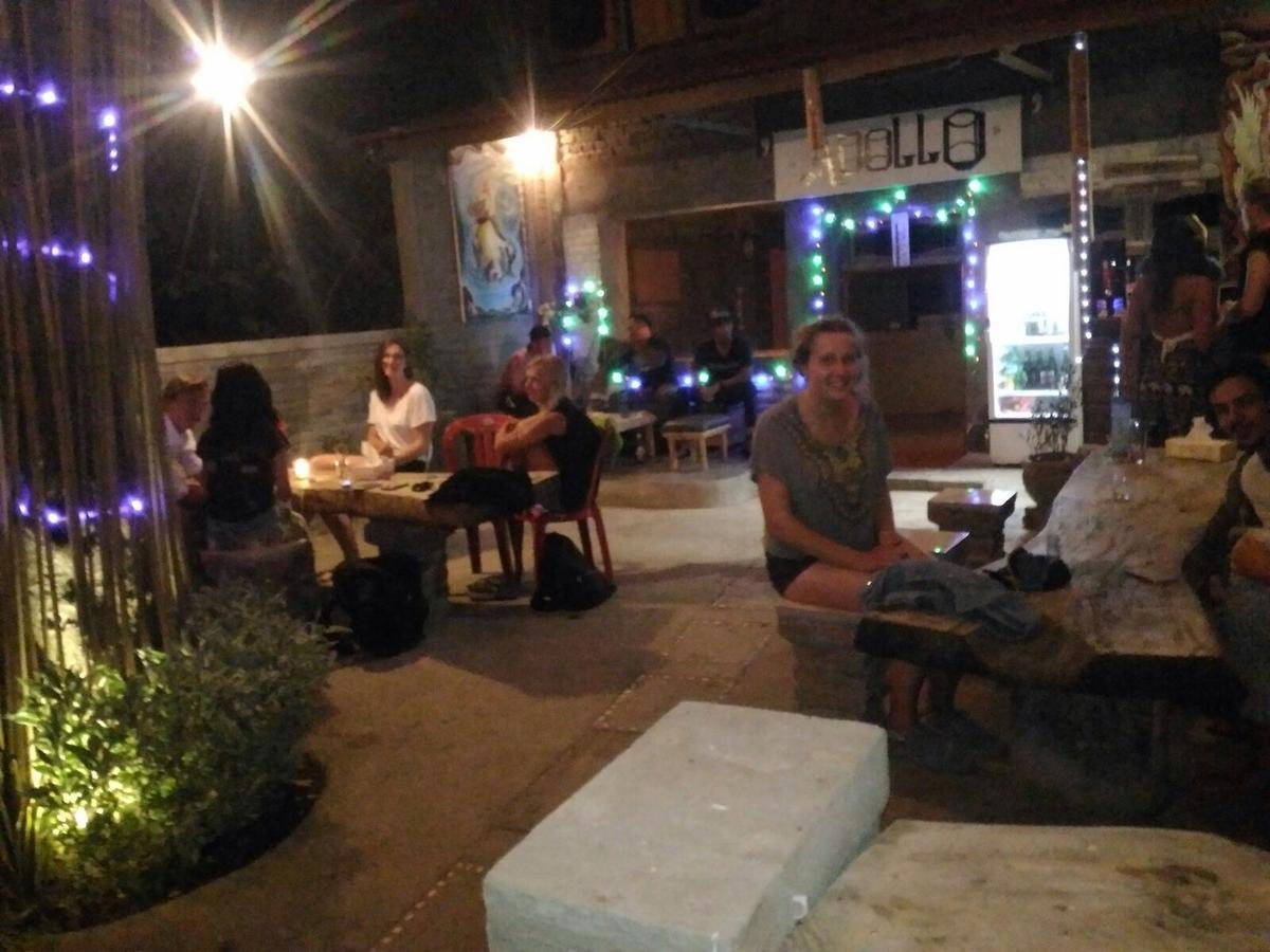 Apollo Hostel Ловіна Екстер'єр фото